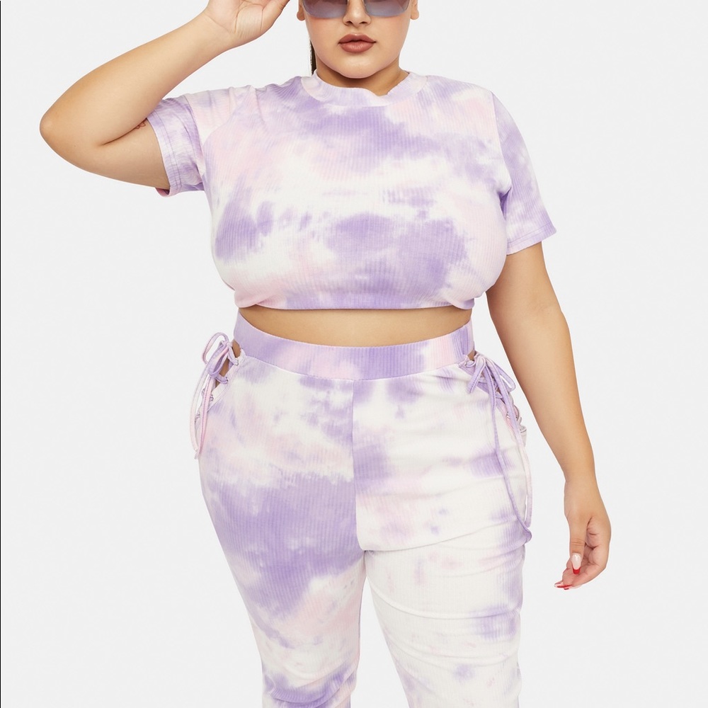 Doll's Kill plus Groovy Tie Dye Set